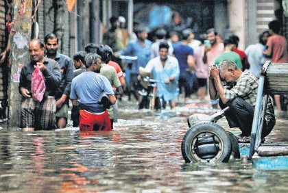 দিল্লিতে ৮৮ বছরের সর্বোচ্চ বৃষ্টিপাতের রেকর্ড : ৬ জনের প্রাণহানি 

