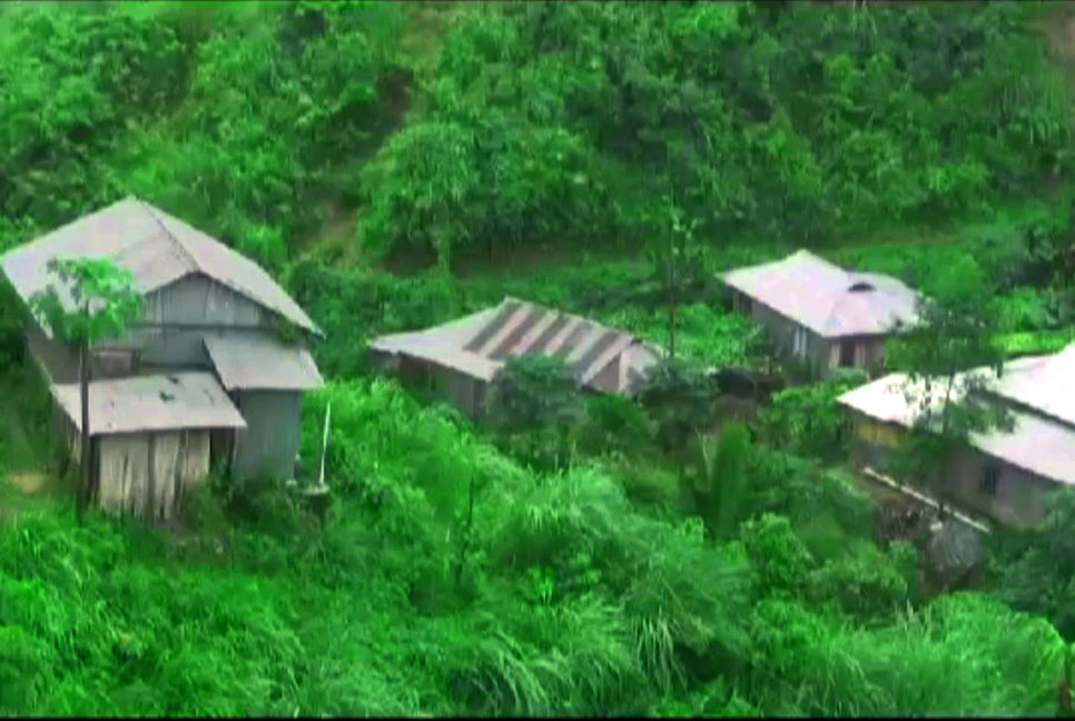 পাহাড়ে টানা বৃষ্টিপাত, নিরাপত্তায় সতর্কতা মাইকিং