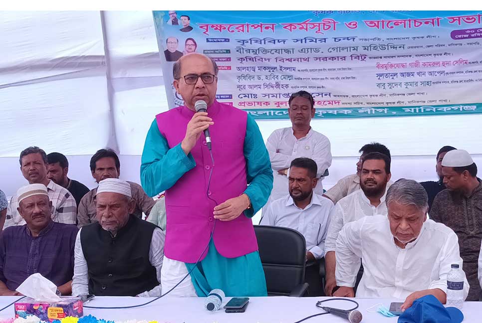 ‌‘আমরা গাছ রোপন করি, বিএনপি-জামায়াত গাছ কেটে রাস্তা অবরোধ করে’