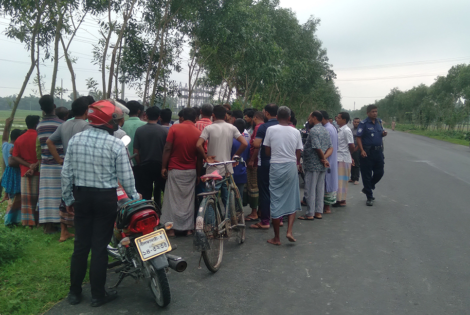 নীলফামারীতে শিক্ষককে গলা কেটে হত্যাচেষ্টা

