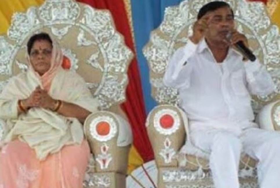 ভারতে পদদলিত হয়ে শতাধিক মৃত্যু: পুলিশের চাকরি ছেড়ে ‘ভোলেবাবা’ বনে যান ওই ধর্মগুরু!