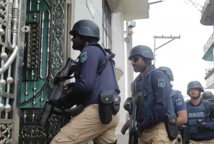 নারায়ণগঞ্জে জঙ্গি সন্দেহে ঘিরে রাখা ভবনে অভিযান