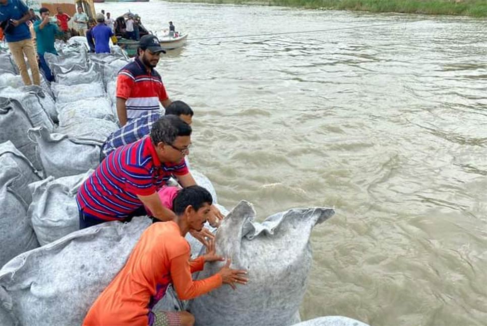 বর্ষাকে সামনে রেখে ভাঙনরোধে কাজ করছে সরকার : এনামুল হক শামীম