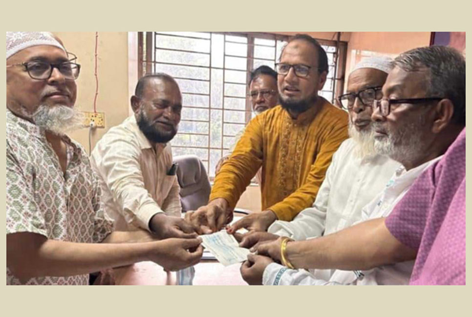 ৪৬ লাখ টাকা ফেরত দিলেন শ্রমিক নেতা ওসমান আলী