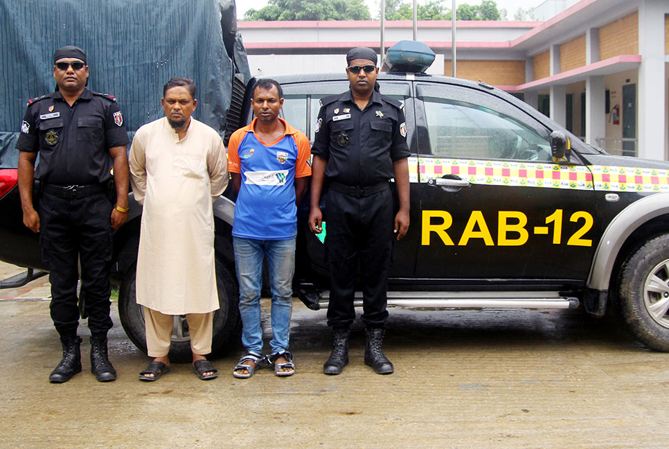 ফেনসিডিল ও হেরোইনসহ ৩ জন আটক