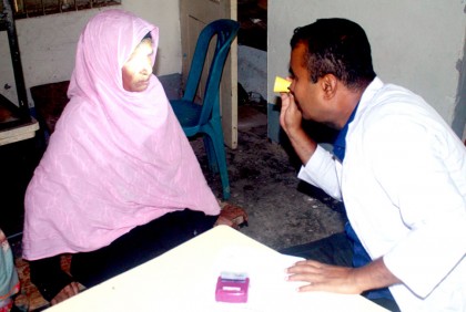 অসহায় রোগীদের বিনামূল্যে চক্ষু সেবা প্রদান
