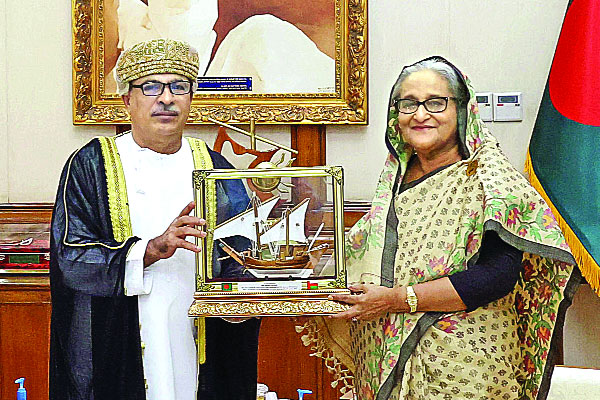 শ্রমশক্তি দ্বারা দুই দেশই উপকৃত