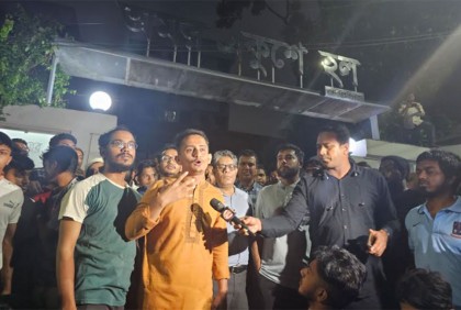 ঢাবিতে কোটা আন্দোলনের সমন্বয়ককে হল ছাড়ার নির্দেশে মধ্যরাতে বিক্ষোভ