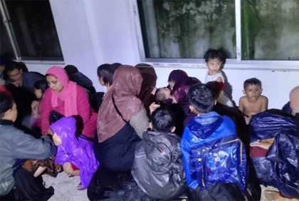 সেন্টমার্টিনে মিয়ানমারের দুই সেনাসহ ৩১ রোহিঙ্গার অনুপ্রবেশ