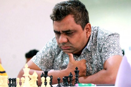 দাবা খেলতে খেলতেই মৃত্যুর কোলে ঢলে পড়লেন গ্র্যান্ডমাস্টার জিয়া

