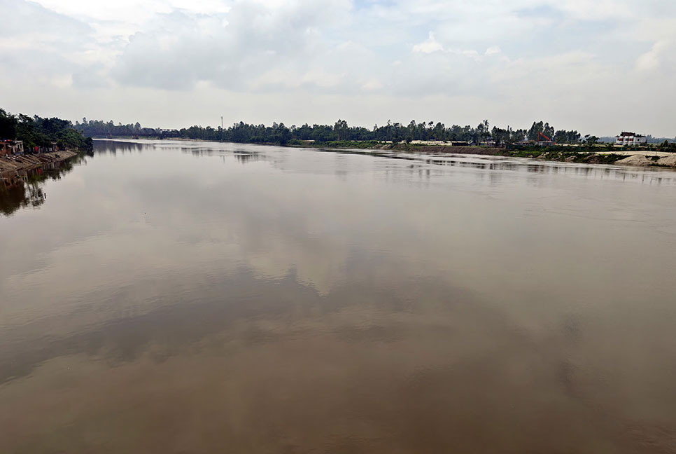 দিনাজপুরে করতোয়া নদীর 
পানি বিপৎসীমার উপরে