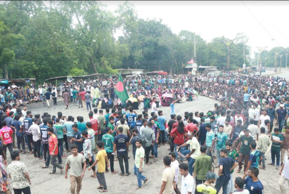 শিক্ষার্থীদের গণজোয়ার, কোটা আন্দোলনে উত্তাল রাবি
