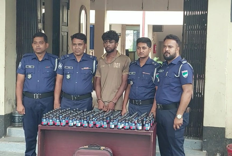 কালীগঞ্জে মাদক ব্যবসায়ী আটক