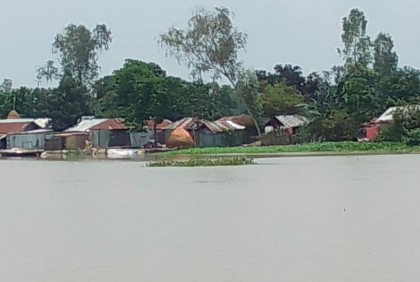 বগুড়ায় বিপৎসীমার ওপরে যমুনার পানি

