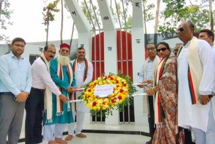 রায়পুরায় শহীদ মিনার উদ্বোধন করলেন ফরিদা ইয়াসমিন এমপি 