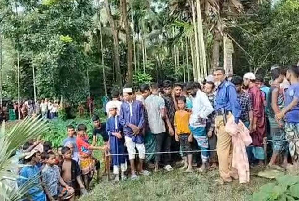 সুবর্ণচরে চৌকিদারের বৃদ্ধ বাবাকে গলা কেটে হত্যা