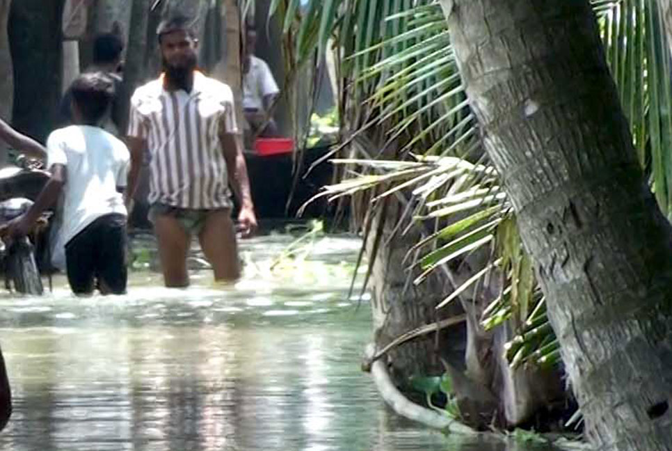 সিরাজগঞ্জে বন্যায় দুর্ভোগে লক্ষাধিক মানুষ