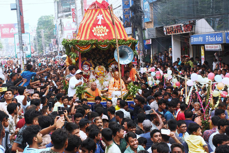 রংপুরে রথযাত্রা অনুষ্ঠিত