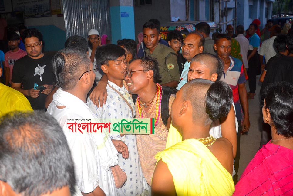 বগুড়ায় রথযাত্রায় বিদ্যুৎস্পৃষ্টে ৫ জনের মৃত্যু

