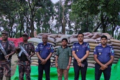 সুনামগঞ্জে বিপুল পরিমাণ ভারতীয় চিনি জব্দ