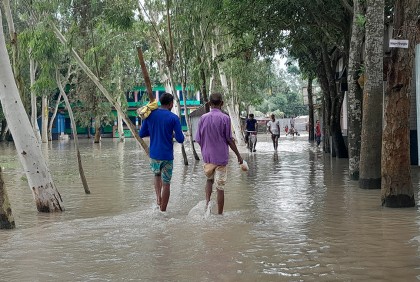 নির্ঘুম রাত কাটছে তিস্তা পাড়ের বাসিন্দাদের