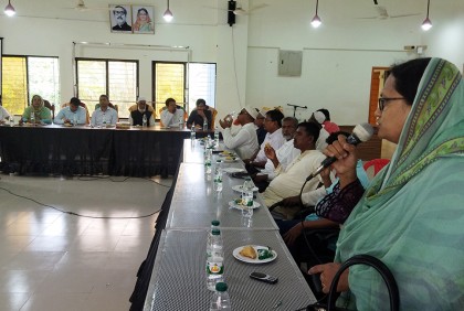 মোরেলগঞ্জে ঘূর্ণিঝড়ে ক্ষতিগ্রস্তদের জন্য টিন ও টাকা বরাদ্দ