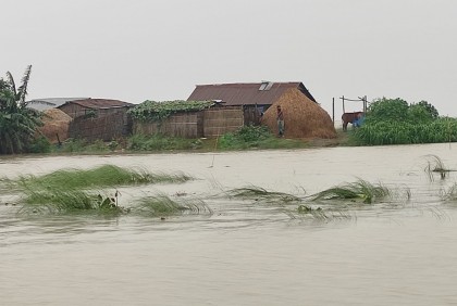 গাইবান্ধায় নদ-নদীর পানি কমলেও ব্রহ্মপুত্র এখনো বিপৎসীমার ওপরে