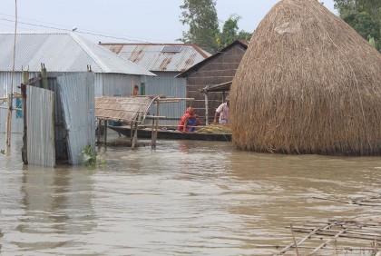 কুড়িগ্রামে আবারও বাড়ছে নদ-নদীর পানি, বন্যা পরিস্থিতি অপরিবর্তিত