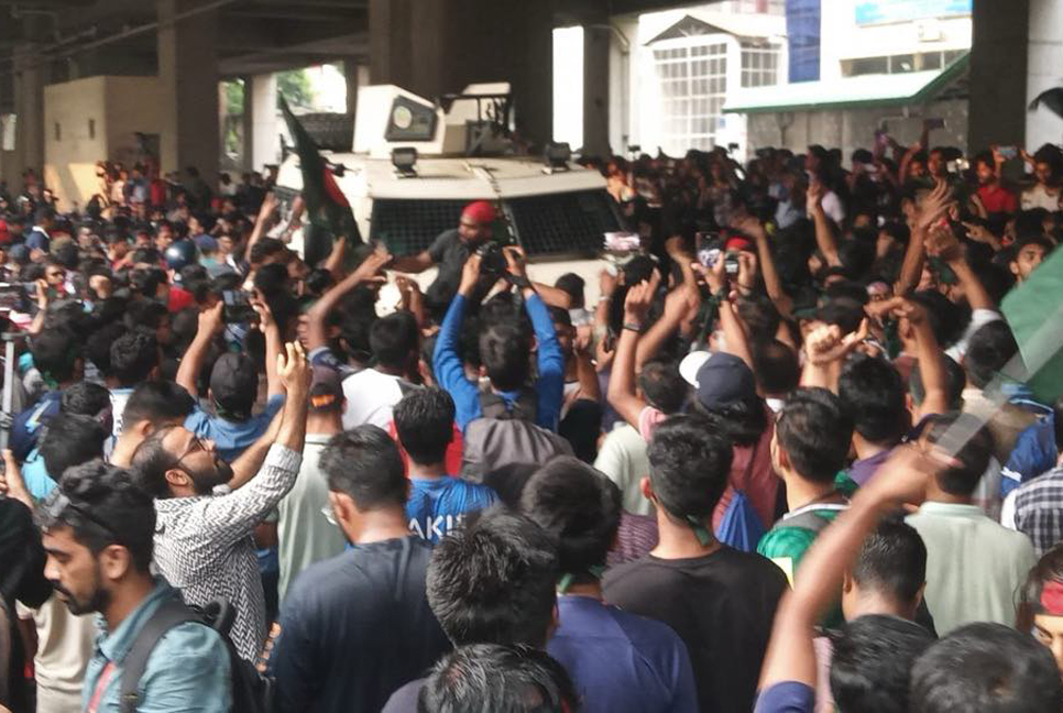 শাহবাগে পুলিশ ধৈর্যের পরিচয় দিয়েছে : ডিএমপি
