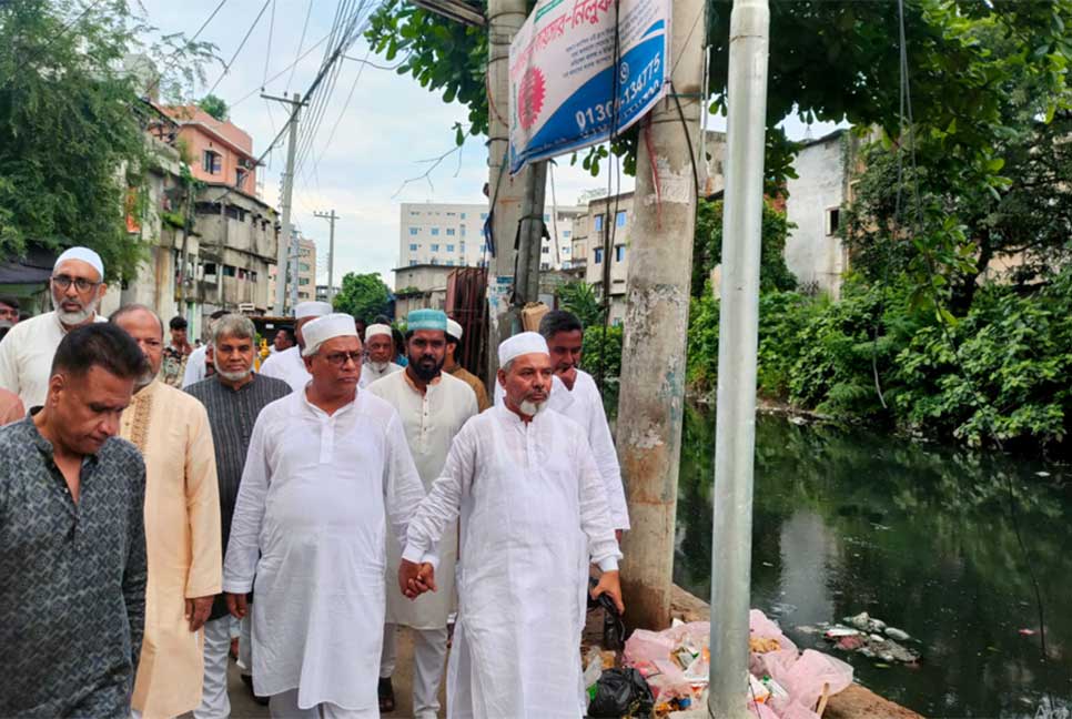 জলাবদ্ধতার কারণ অনুসন্ধানে বাকলিয়ায় সিডিএ চেয়ারম্যান