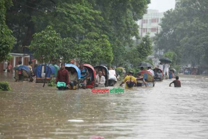ভারী বৃষ্টিতে জলাবদ্ধতা, ভোগান্তিতে নগরবাসী