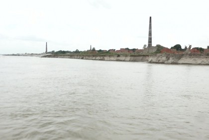 পদ্মা-গড়াই নদীর ১১ পয়েন্টে ভাঙন