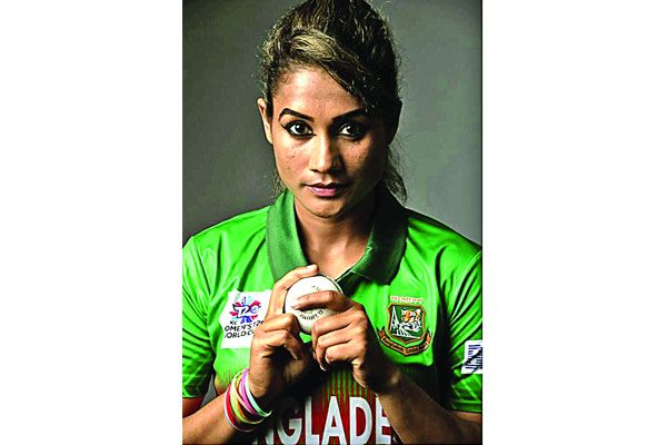 এক বছর পর দলে ফিরলেন