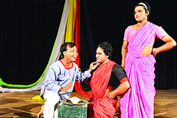 হিজড়া সম্প্রদায়কে নিয়ে নাটক শিখন্ডী কথা