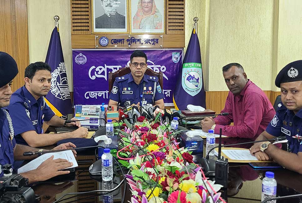 স্ত্রীকে হত্যার পর আত্মহত্যা বলে প্রচার, স্বামী গ্রেফতার