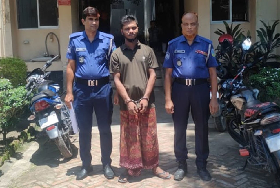 তারাকান্দায় মাদক কারবারি আটক 