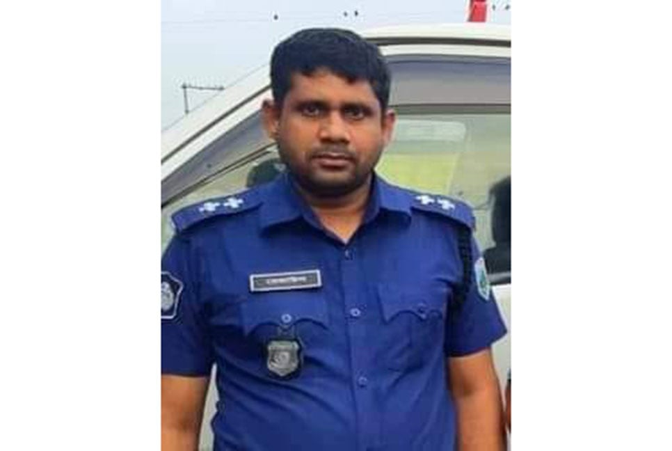 আসামি ধরতে গিয়ে নদীতে
ডুবে প্রাণ গেল এসআইয়ের