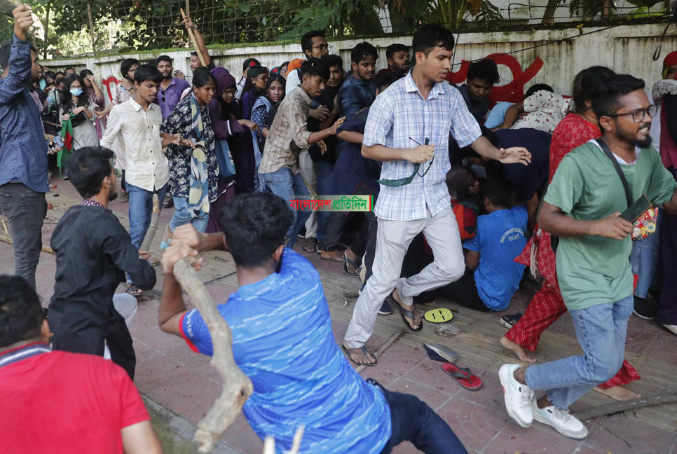 জরুরি বৈঠকে যে সিদ্ধান্ত নিল ঢাকা বিশ্ববিদ্যালয়


