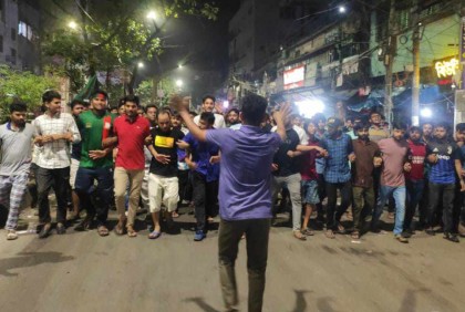 জবি শিক্ষার্থীদের বিক্ষোভে উত্তাল পুরান ঢাকা