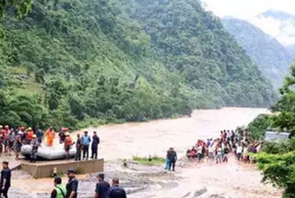 নেপালের ভয়াবহ ভূমিধস: তিন দিন পরও সন্ধান নেই ৫৫ জনের
