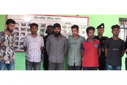 
র‌্যাবের হাতে মাদকসহ গ্রেফতার ৬