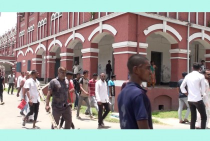 যশোরে কোটার পক্ষে-বিপক্ষে বিক্ষোভ, শিক্ষার্থীদের ওপর হামলা