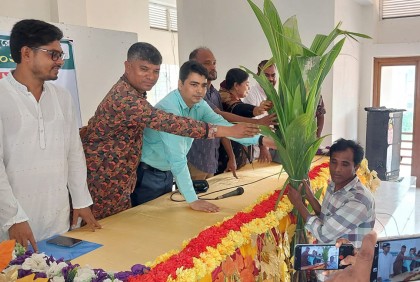 বরগুনায় কৃষি প্রণোদনা ও পুনর্বাসন কর্মসূচির উপকরণ বিতরণ