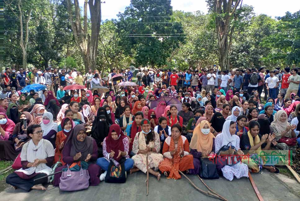 রাজনীতিমুক্ত ঘোষণা রাবির সোহরাওয়ার্দী হল, ফেরেনি ছাত্রলীগ