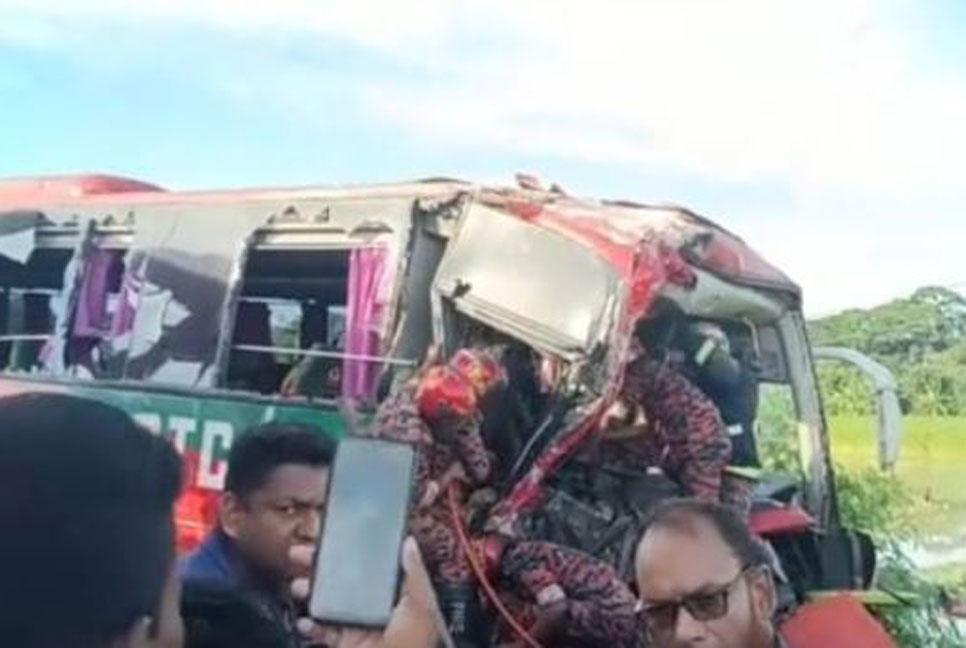 ভাঙ্গায় দুই বাসের সংঘর্ষে পুলিশসহ তিনজন নিহত, আহত ২৫
