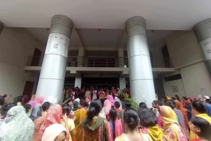 আন্দোলনকারীদের দাবির মুখে জবির হল বন্ধের সিদ্ধান্ত বাতিল