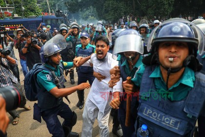 ডাকসুর সাবেক নেতা আখতার আটক