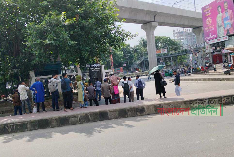 কমপ্লিট শাটডাউন: ফার্মগেটে যান চলাচল নেই বললেই চলে