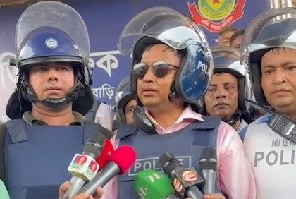 ধৈর্যের পরীক্ষা দিচ্ছি, এটা দুর্বলতা নয় : ডিবি হারুন