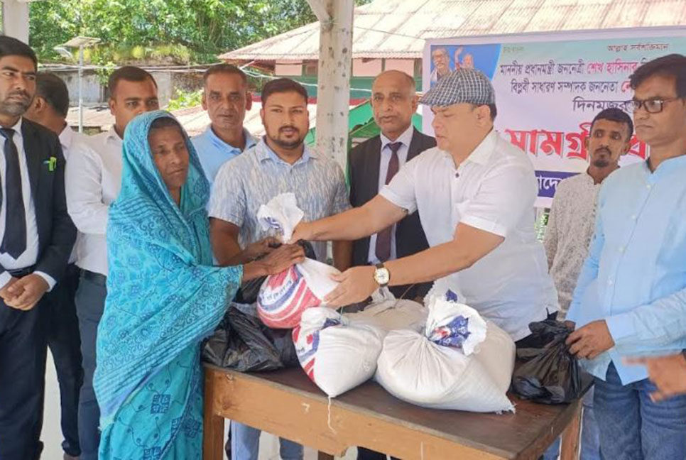 সুনামগঞ্জে দিনমজুরদের মাঝে খাদ্য সামগ্রী বিতরণ 